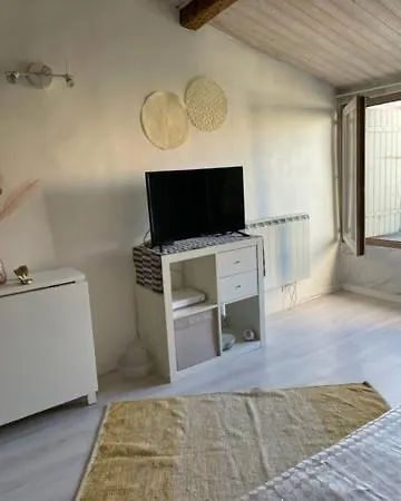 Proche Opera Et Gare *